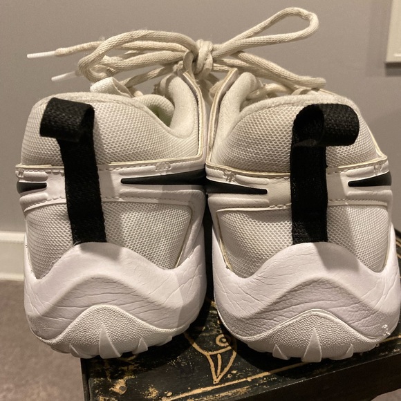 Men’s HyperAce 2 White Volleyball Shoes (Nike ZOOM) - Picture 3 of 11